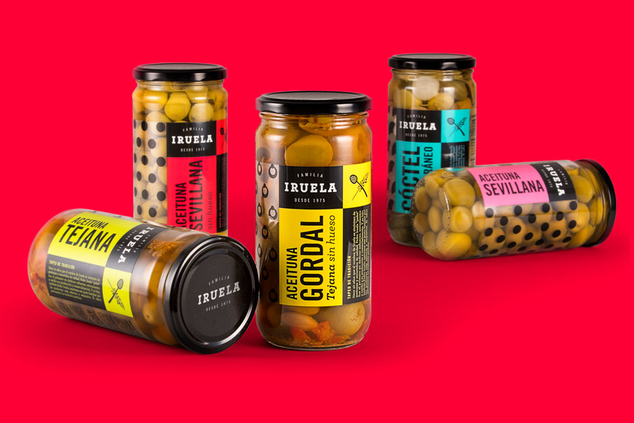 Mockup of label design for Iruela's olives jars